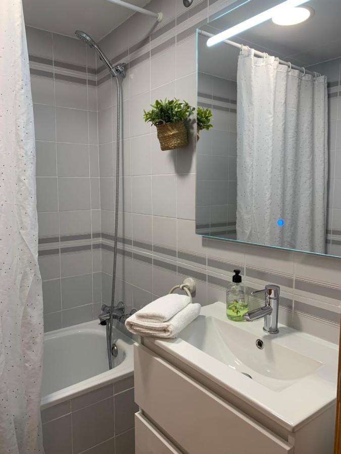 Apartamento Con Vistas Al Mar - Wifi - Aire Acondicionado Empuriabrava Luaran gambar